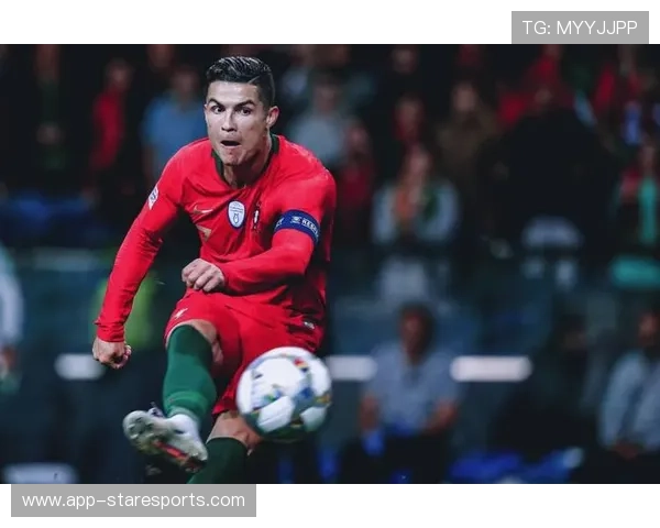 52位顶级足球巨星齐聚一堂 共绘绿茵传奇时刻 52位顶级足球巨星齐聚一堂 共绘绿茵传奇时刻