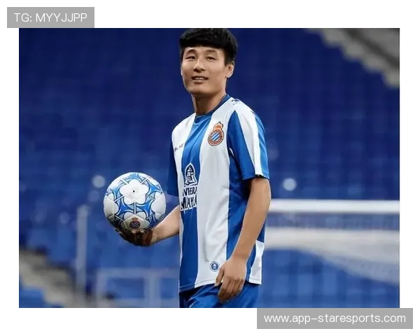 中国足球队球星武磊的成长历程与国际赛场的辉煌表现分析