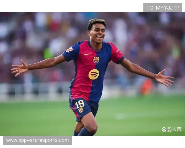 足球特效下的球星风采与虚拟世界交织的奇幻演绎