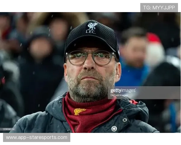 足球球星变身阿利松展现多重身份 从场上英勇守门到场外激情人生